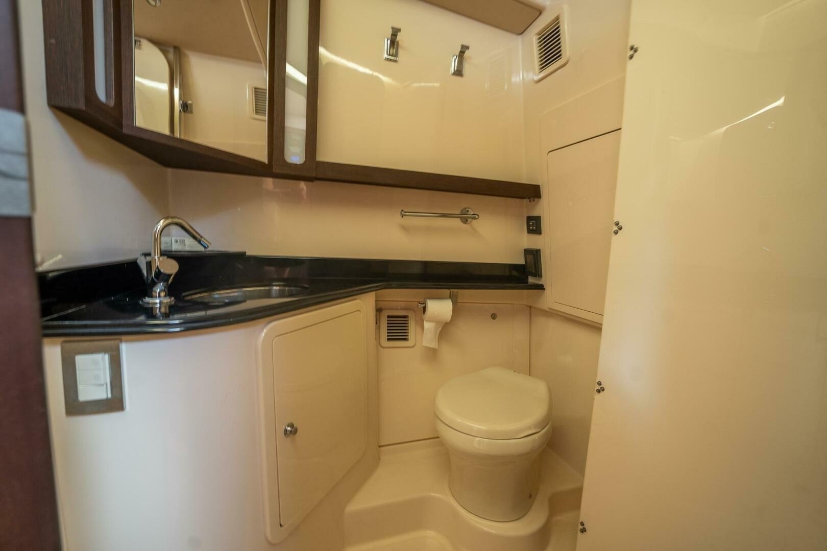 2019 Grady-White Canyon 456 - Image 23