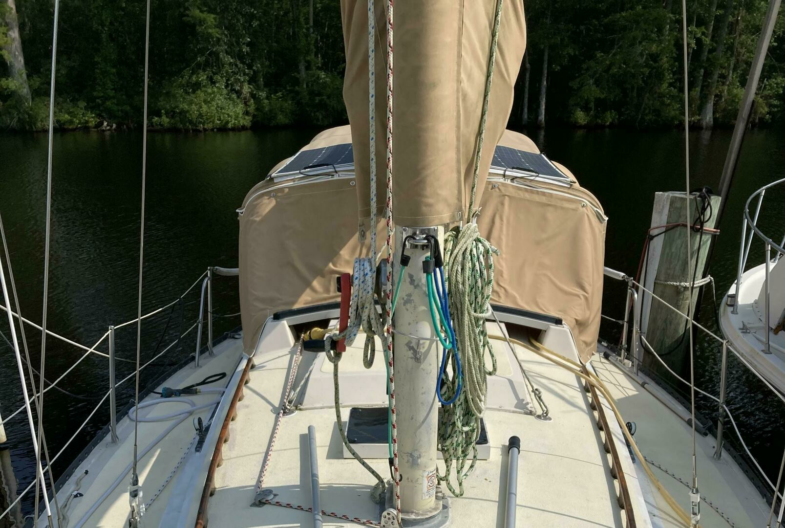 1977 Islander 36 - Image 11