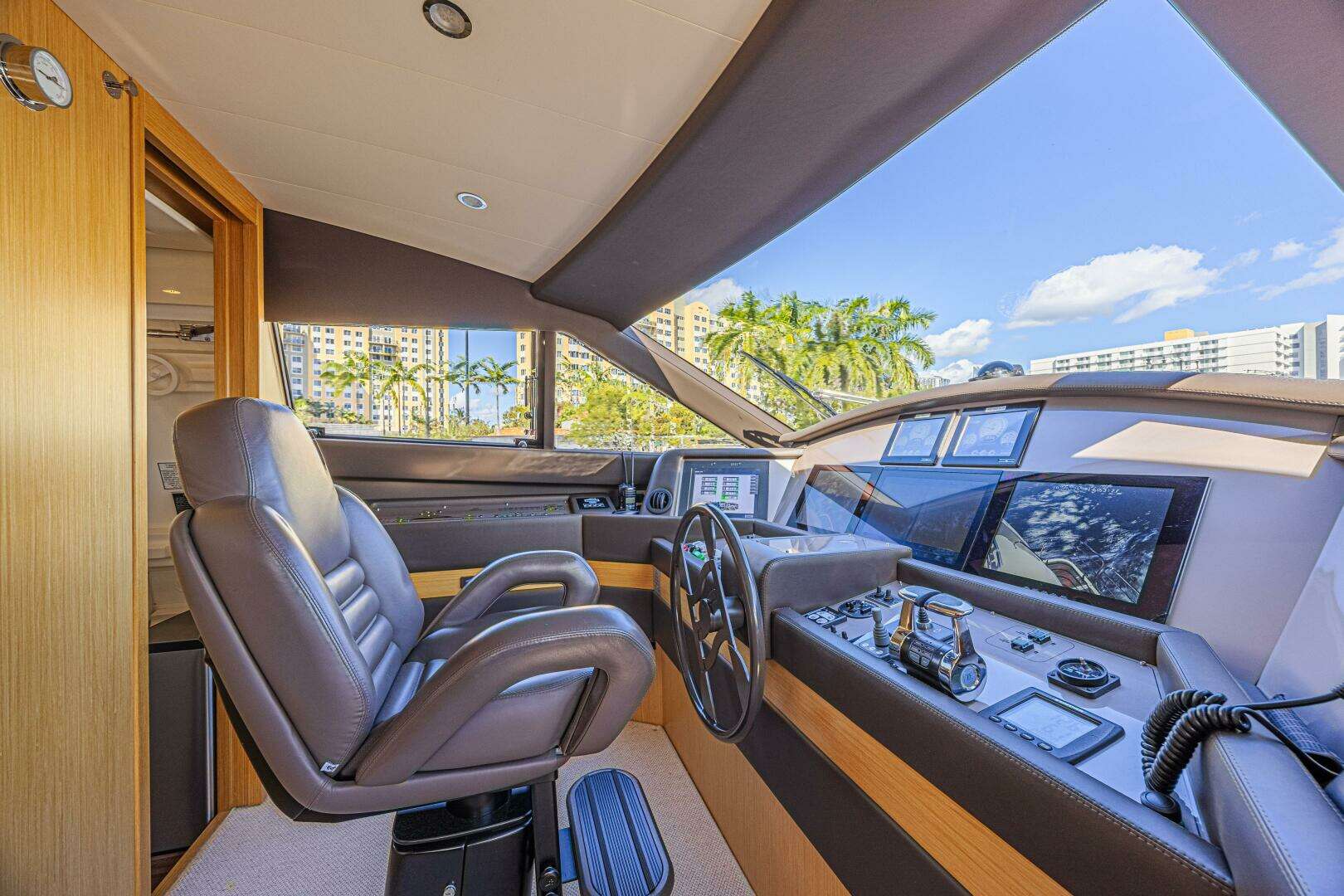 2011 Ferretti Yachts 830 - Image 59