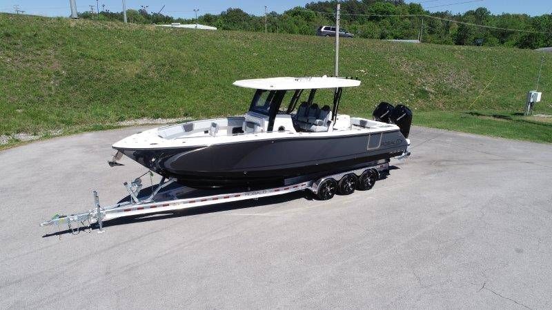 2026 Robalo R300 Center Console - 5