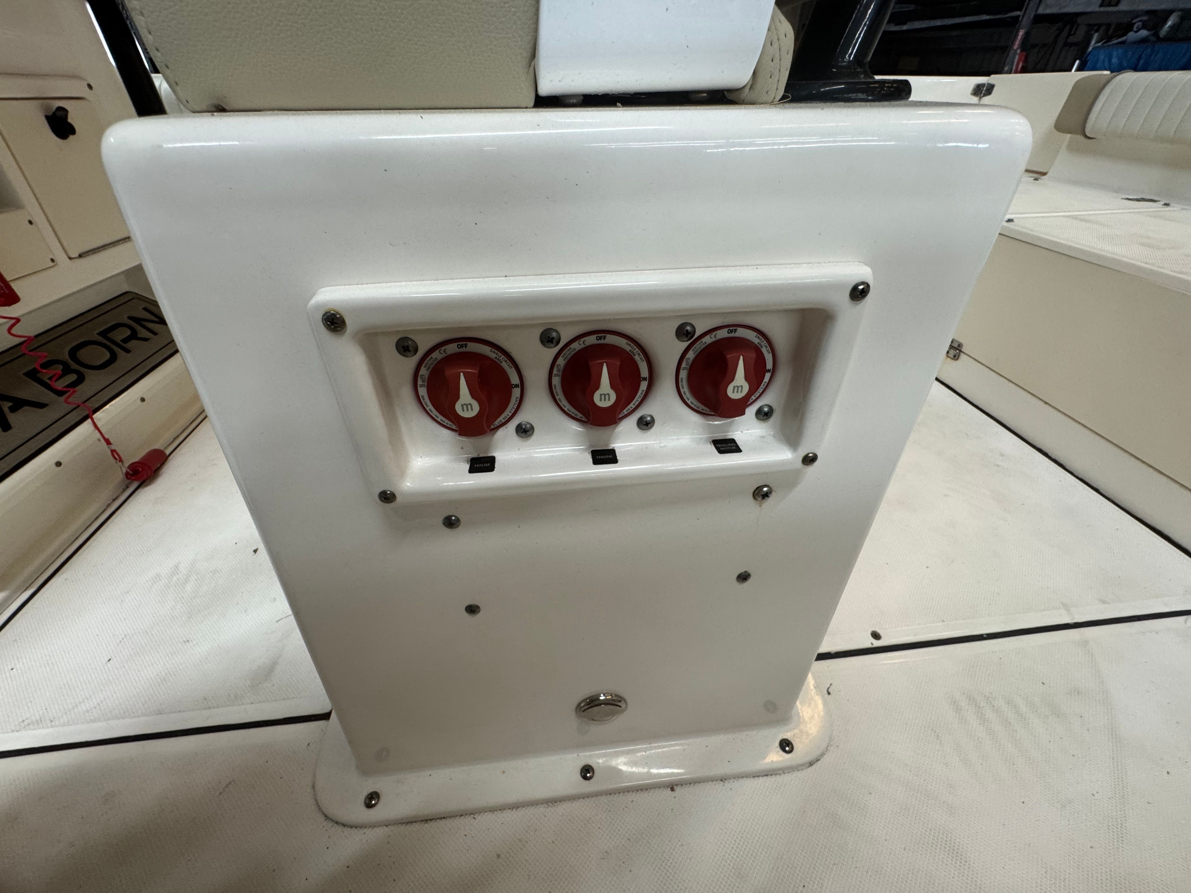 2020 Sea Born LX24 Center Console - 19