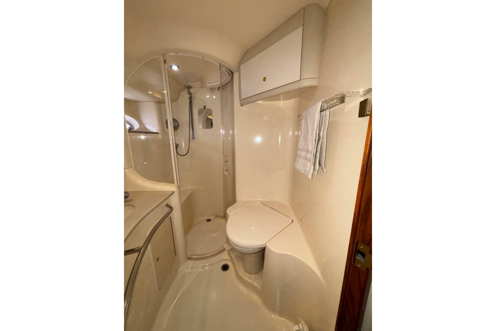 1999 Sea Ray 480 Sedan Bridge - Image 77