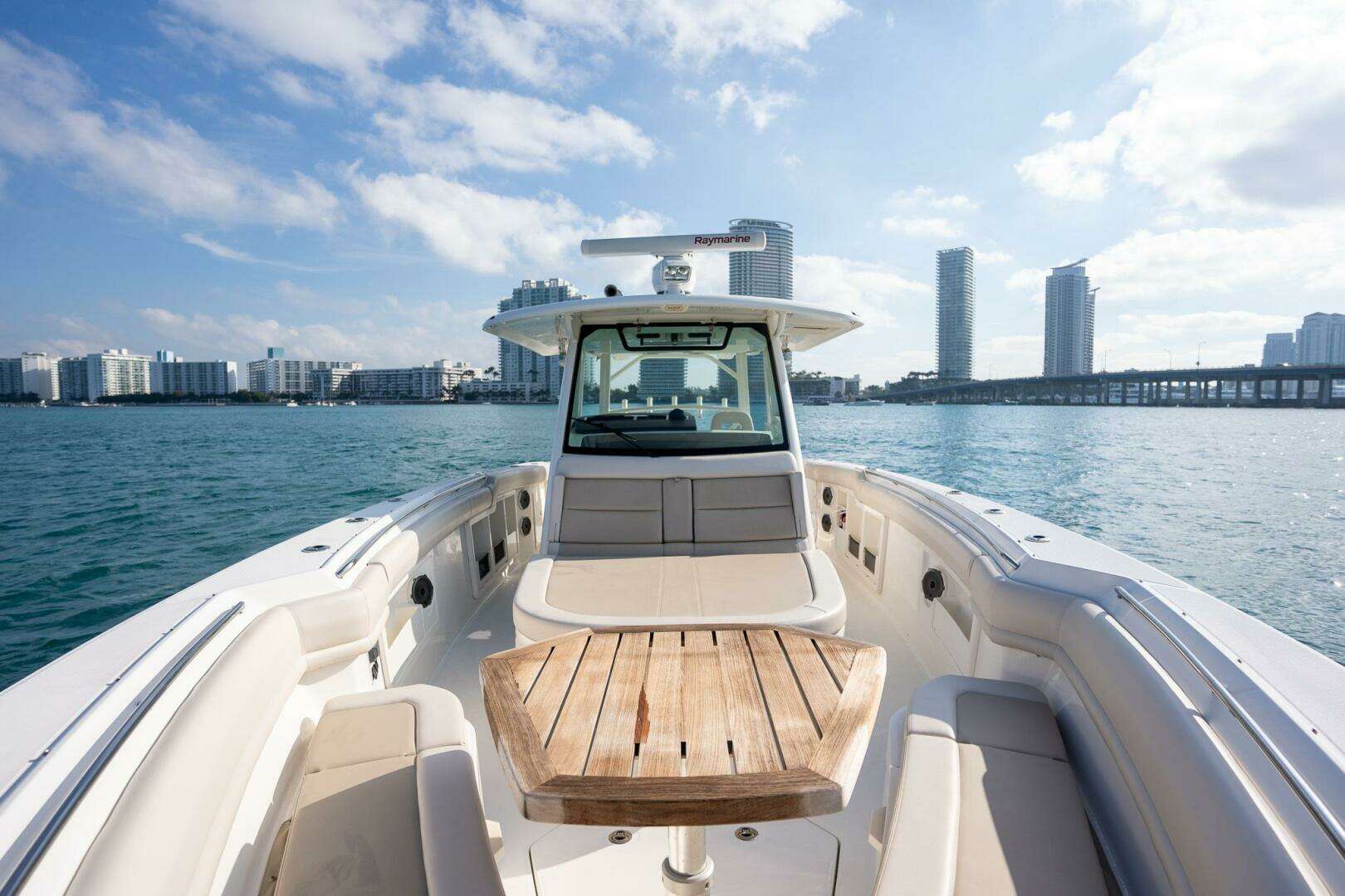2020 Boston Whaler 380 Outrage Center Console - Image 17