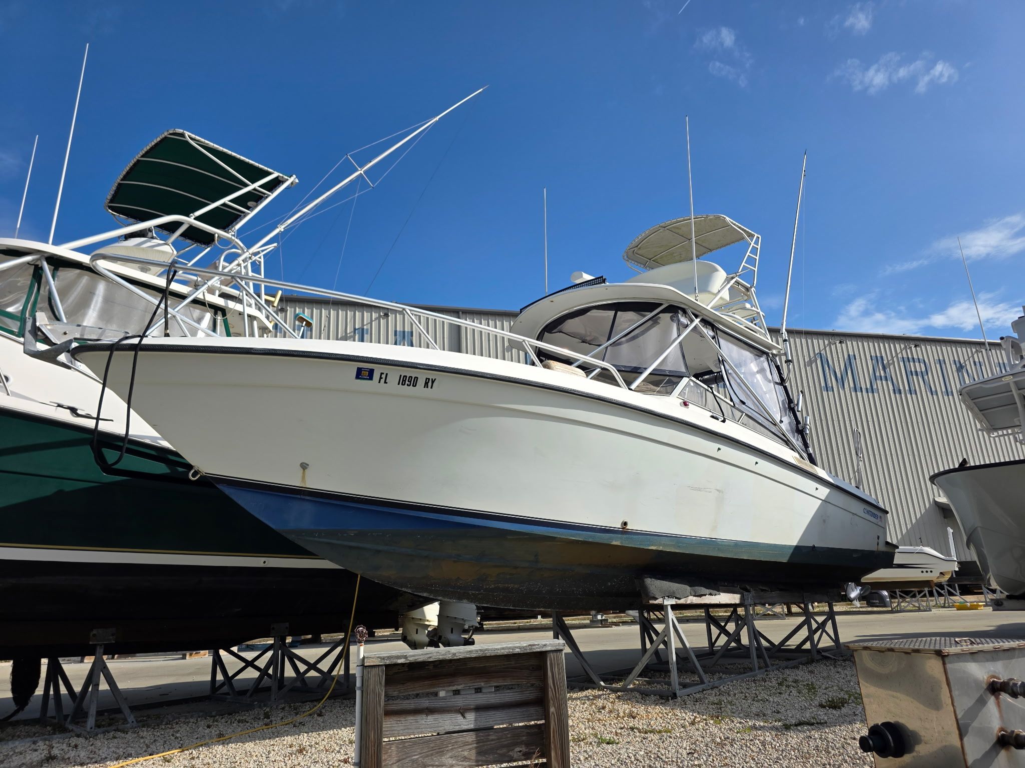 2005 Contender 35SC Express - 9