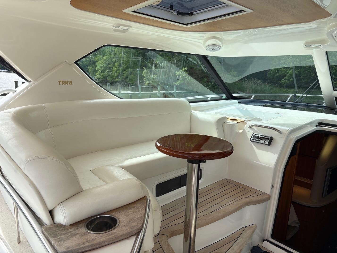 2008 Tiara Yachts 4300 Sovran - 29