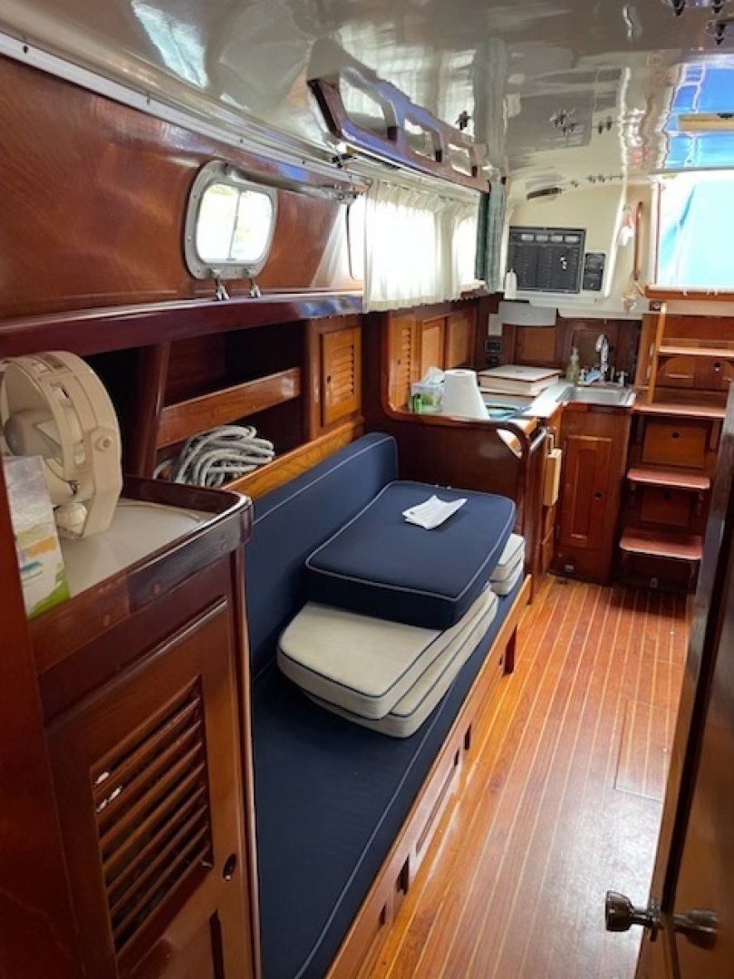 1980 Bristol 35.5 Keel/CB - Image 10