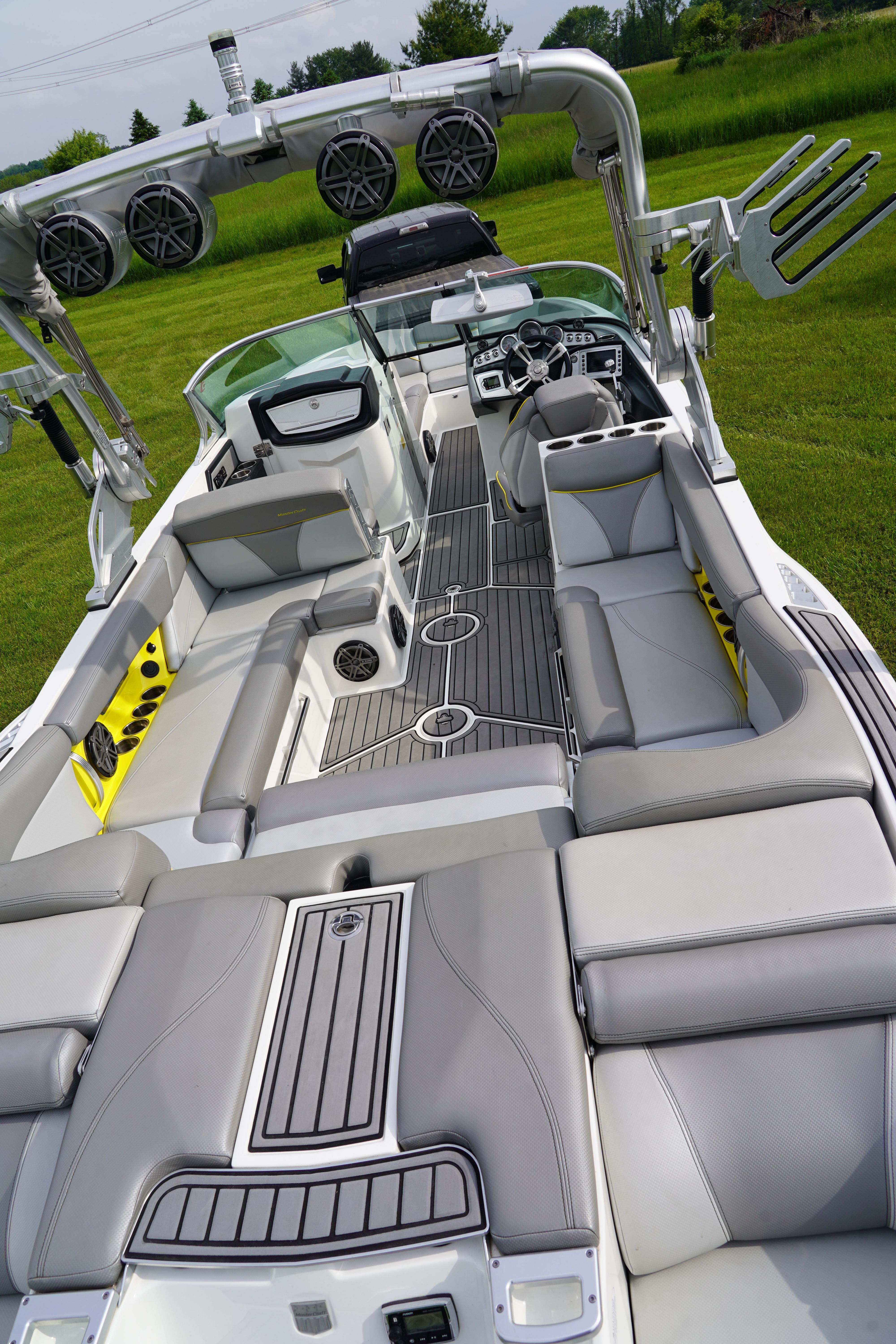 2016 MasterCraft X26 - 12