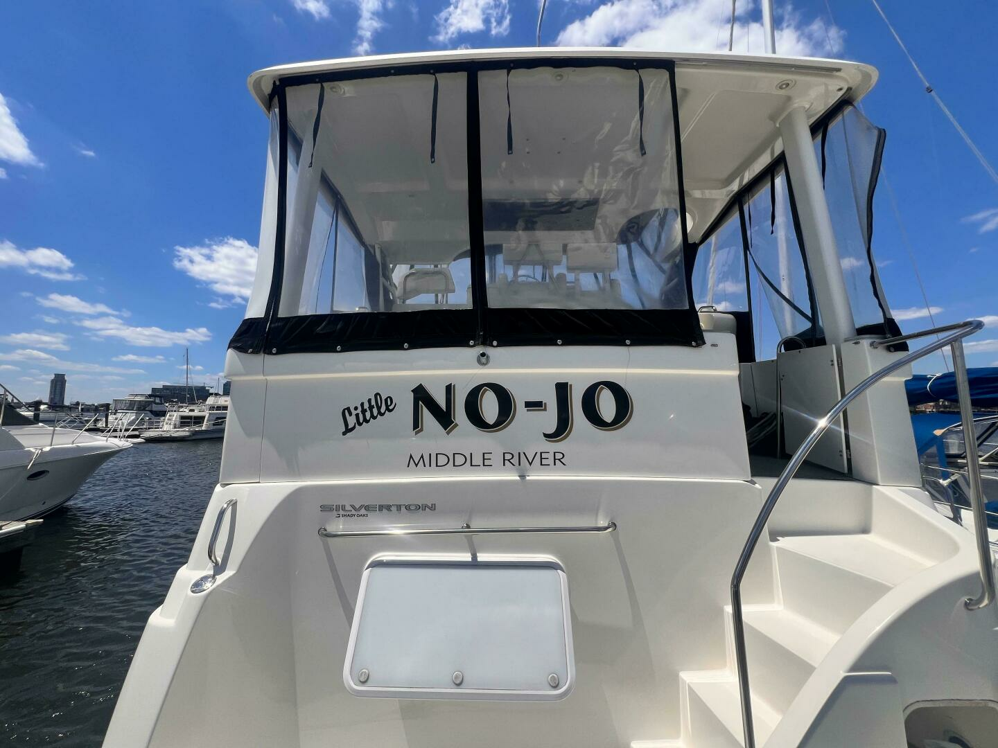 2001 Silverton 352 Motor Yacht - Image 6