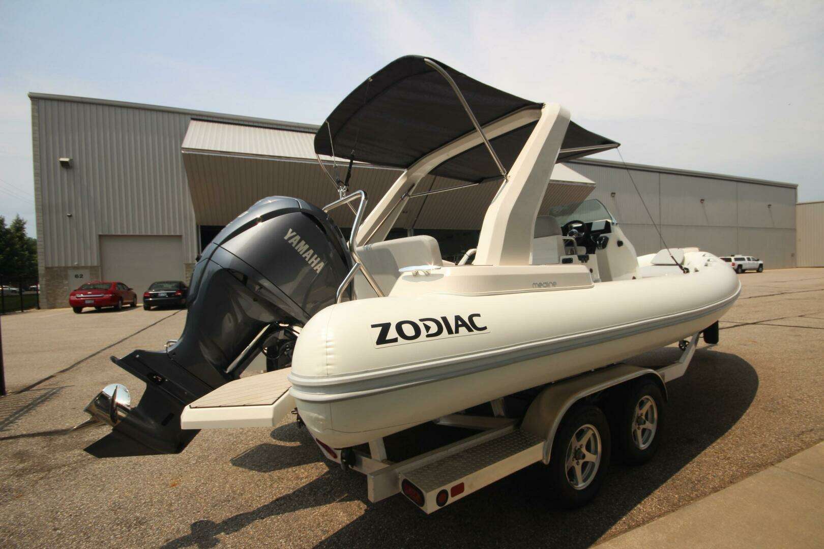 2024 Zodiac Medline 7.5 NEO - Image 5