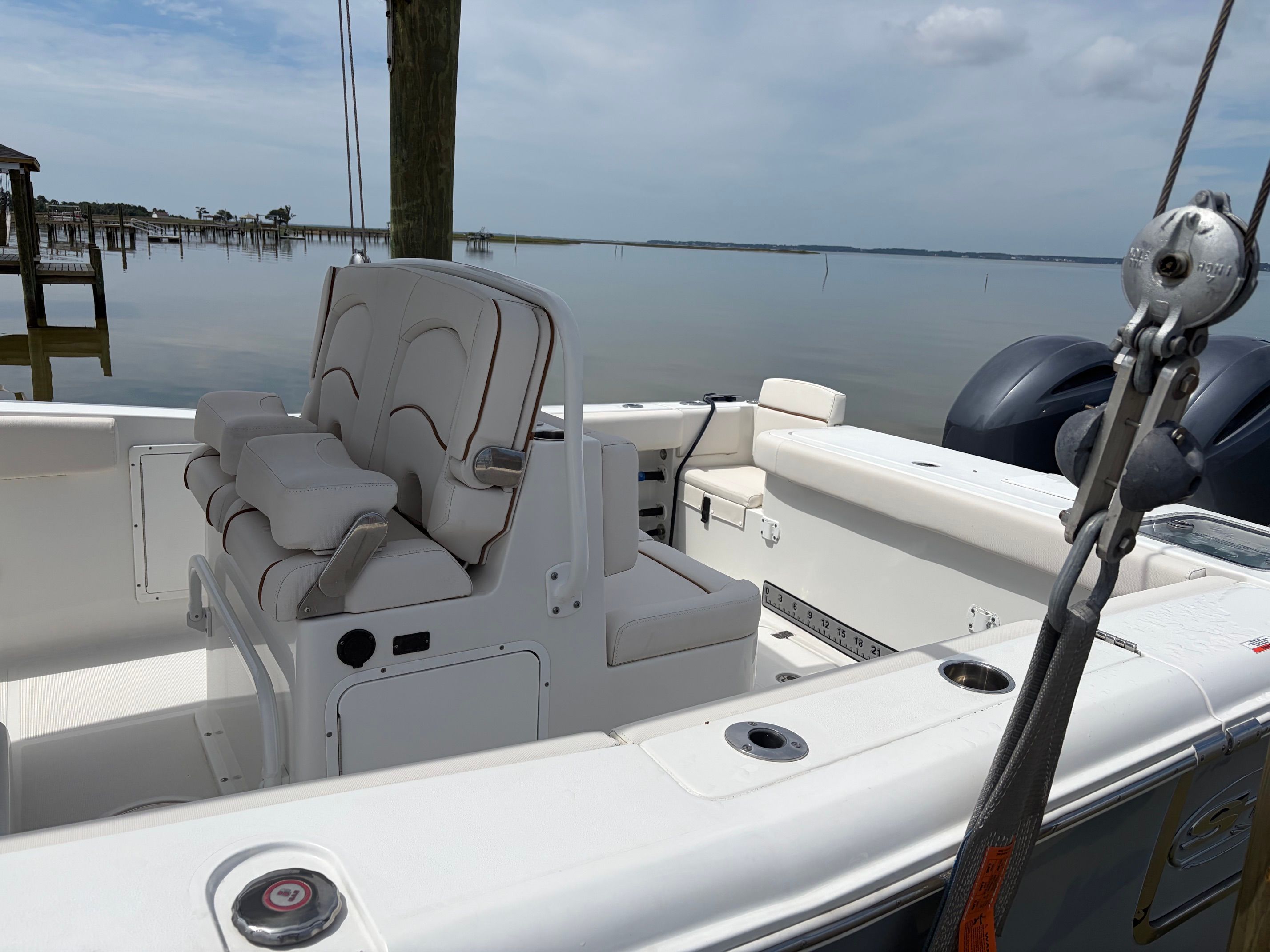 2021 Sea Hunt Gamefish 27 Forward Seating - 2