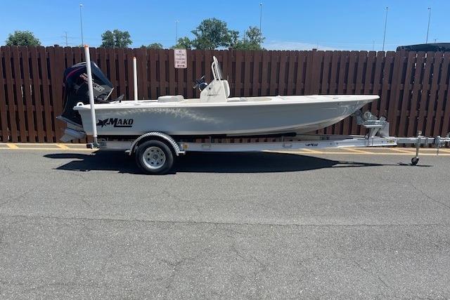 2026 Mako 18 Pro Skiff
