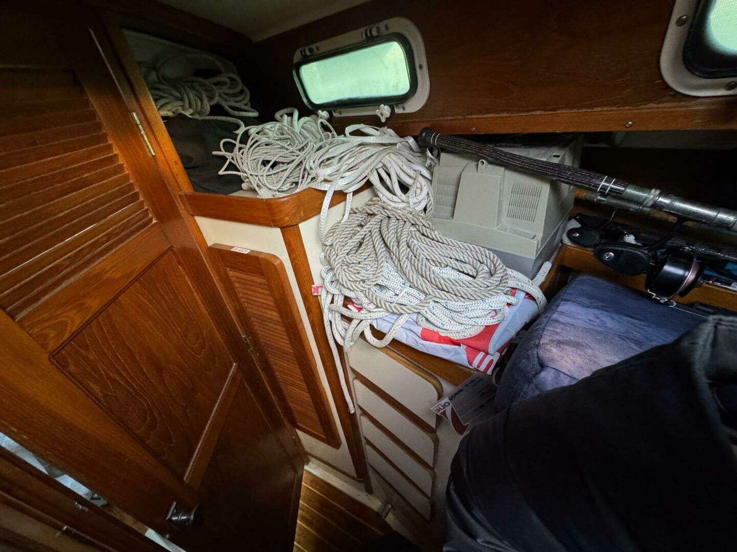 1987 Irwin 38 - Image 45