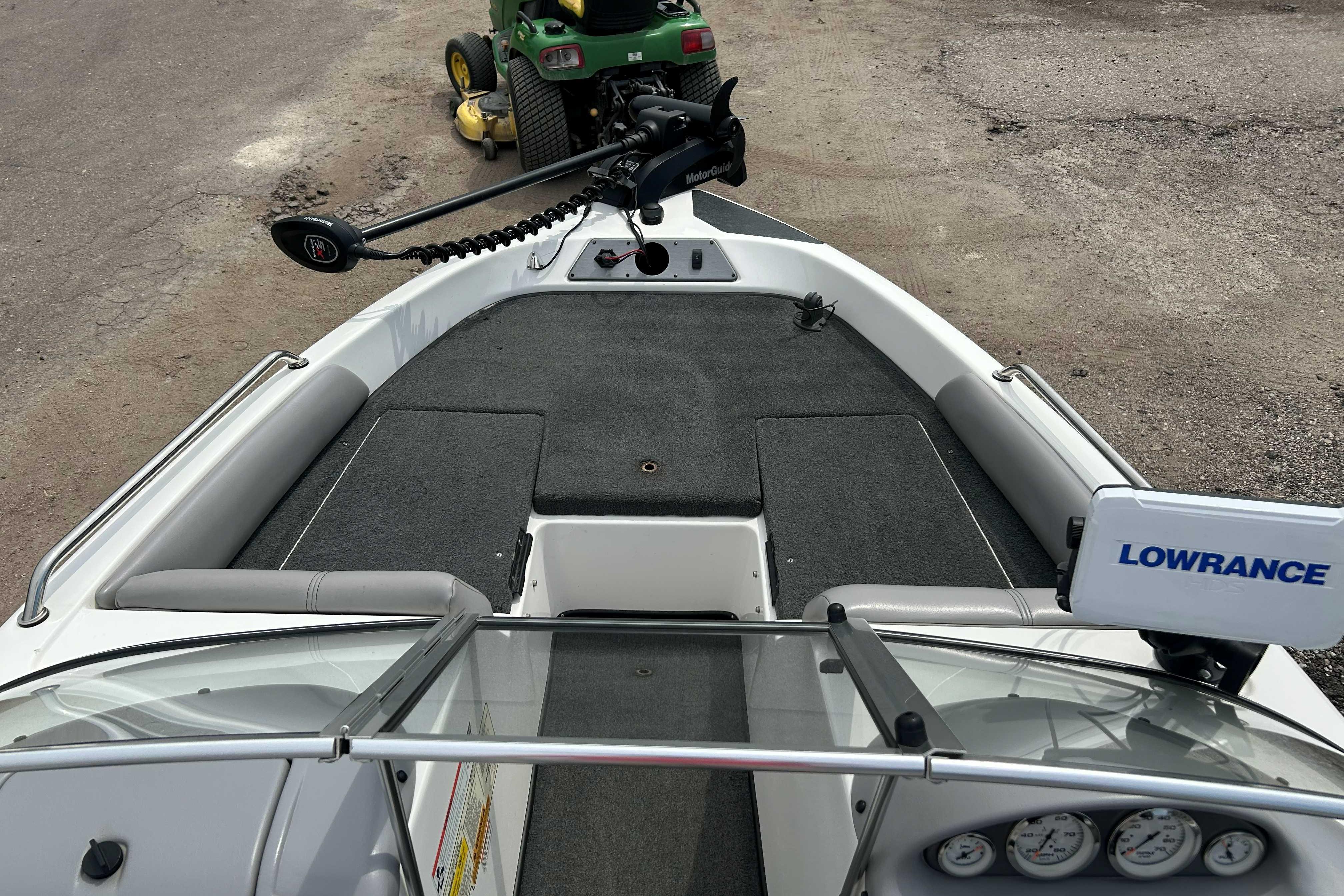 2010 Skeeter SL 180 boat interior with Lowrance system and MotorGuide trolling motor.