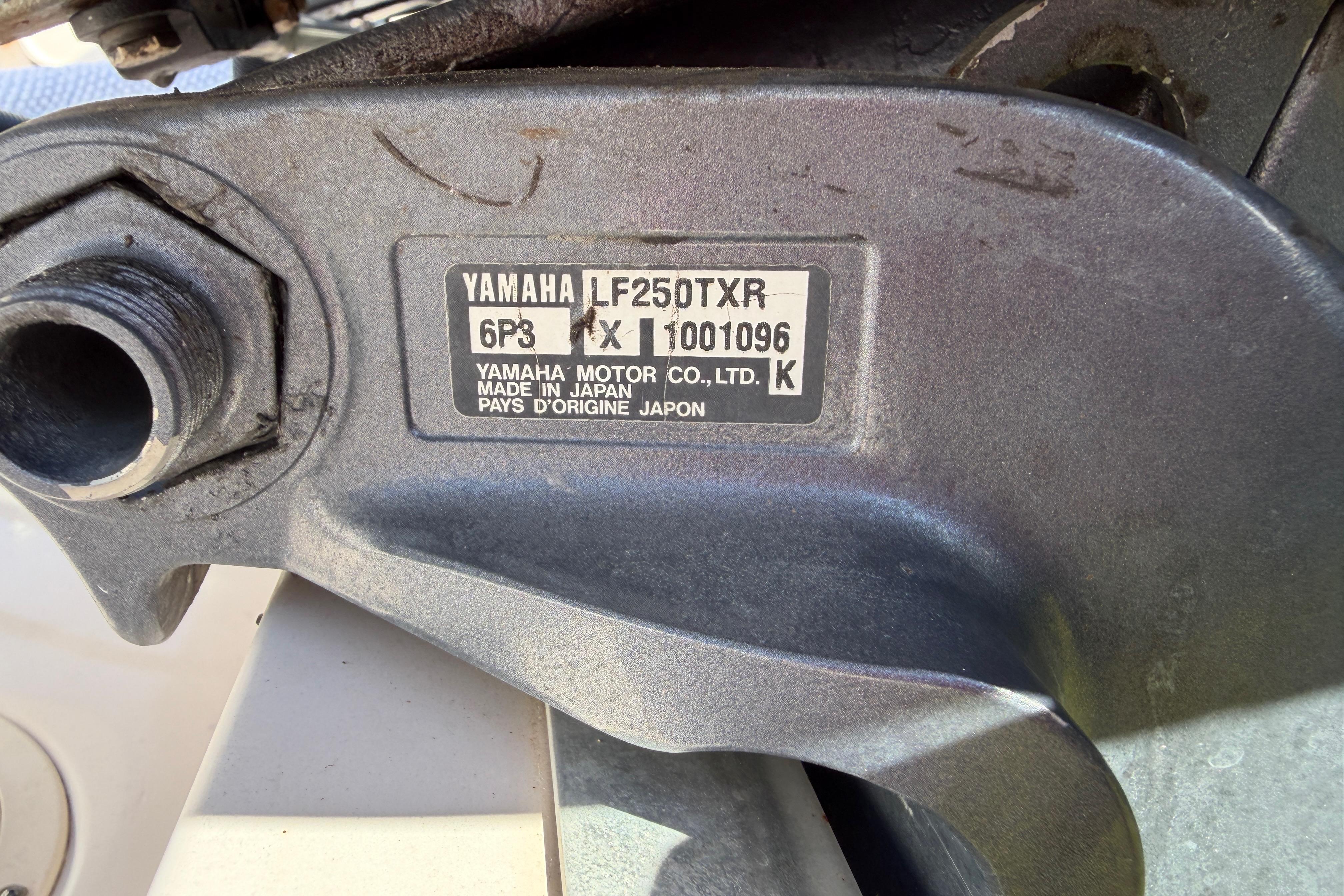 Yamaha LF250TXR engine label on 2006 Grady-White Sailfish 282 boat.
