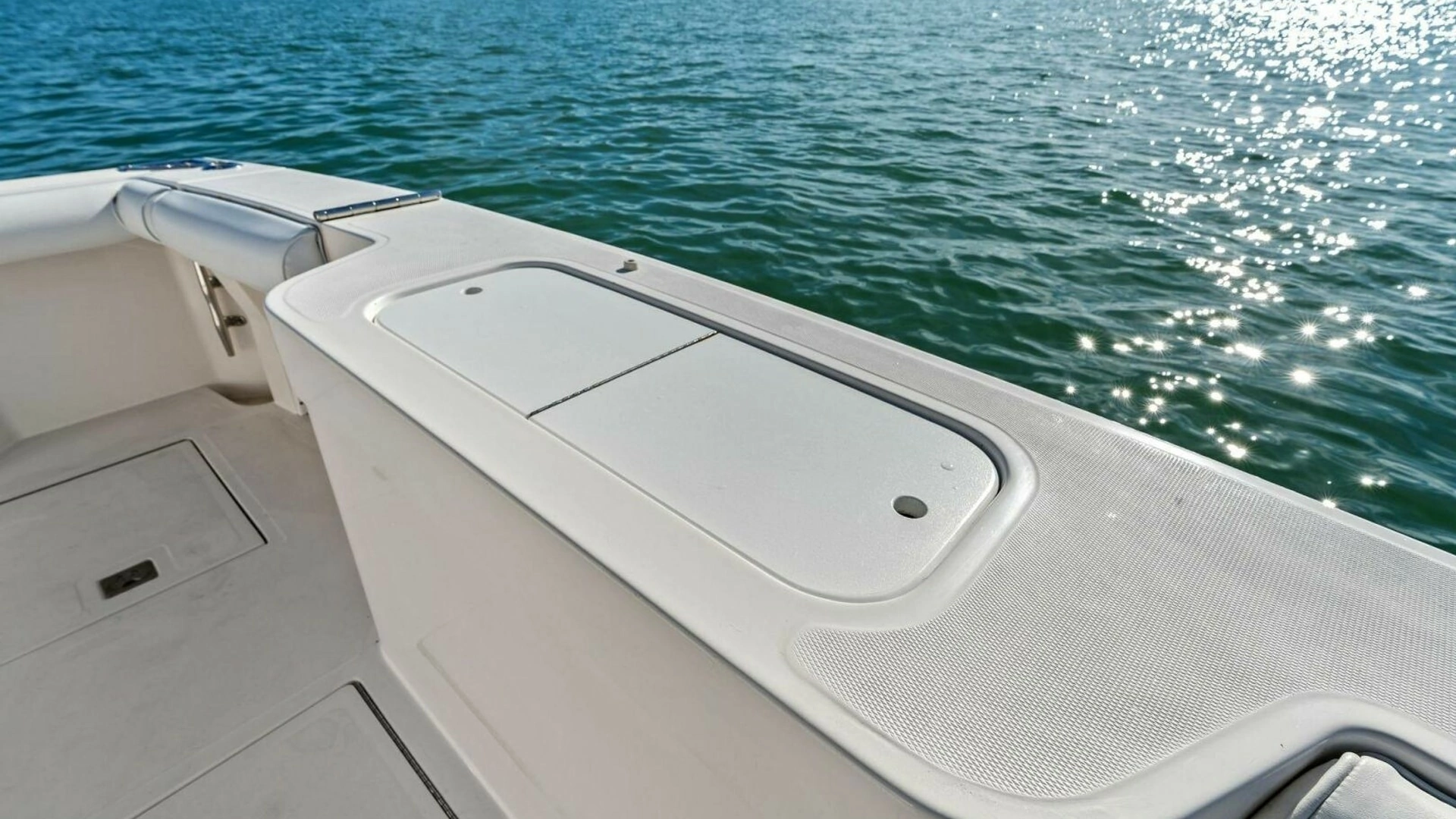 2005 Cabo 40 Express - Image 24