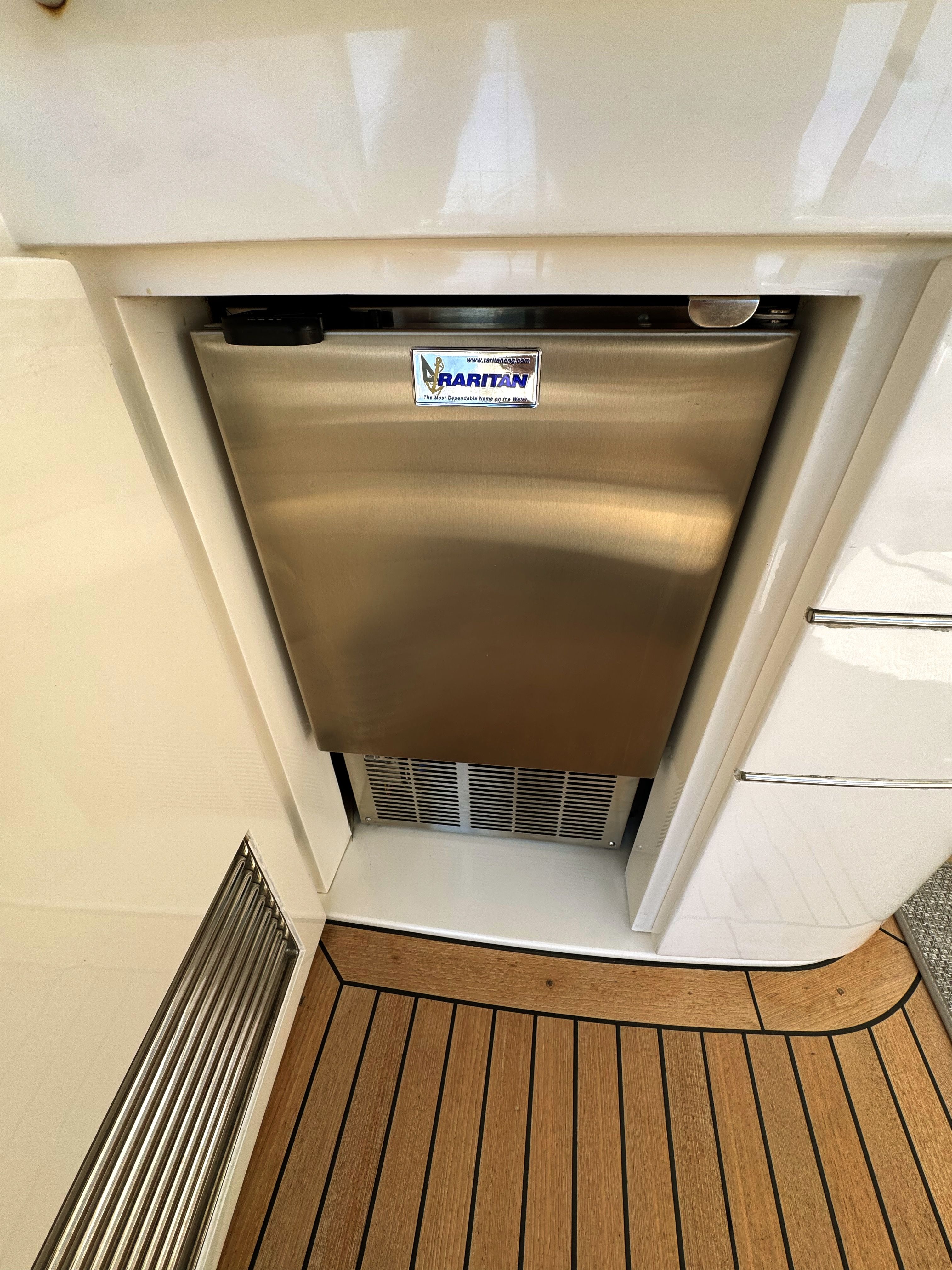 2004 Viking Princess V58 - 23
