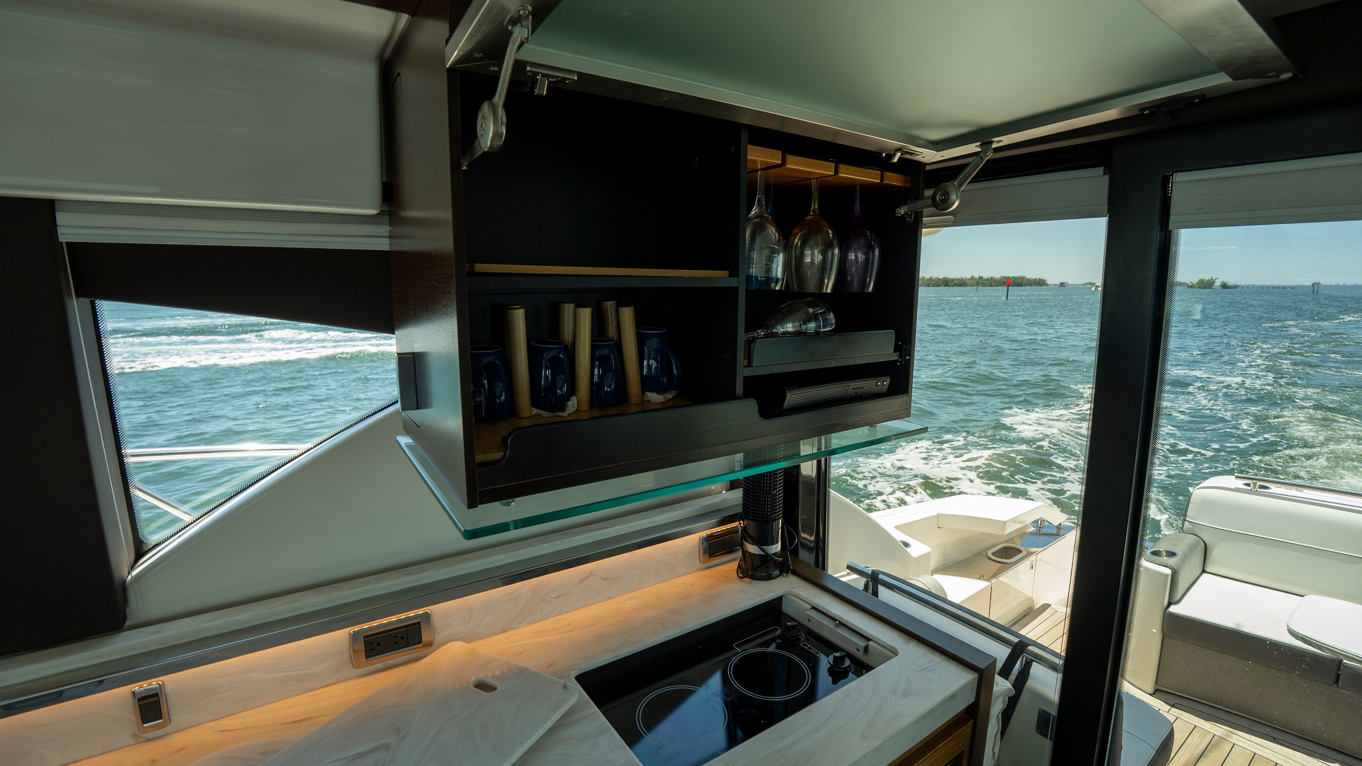 2018 Tiara Yachts 44 Coupe - 26