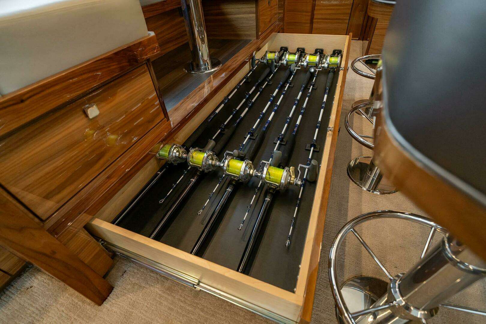 2027 Viking 74 Convertible - Image 27