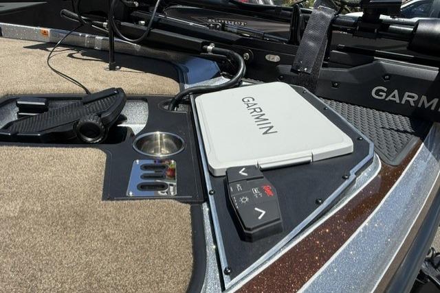 2026 Ranger Z521R Cup-Equipped boat dashboard with Garmin navigation system and controls.