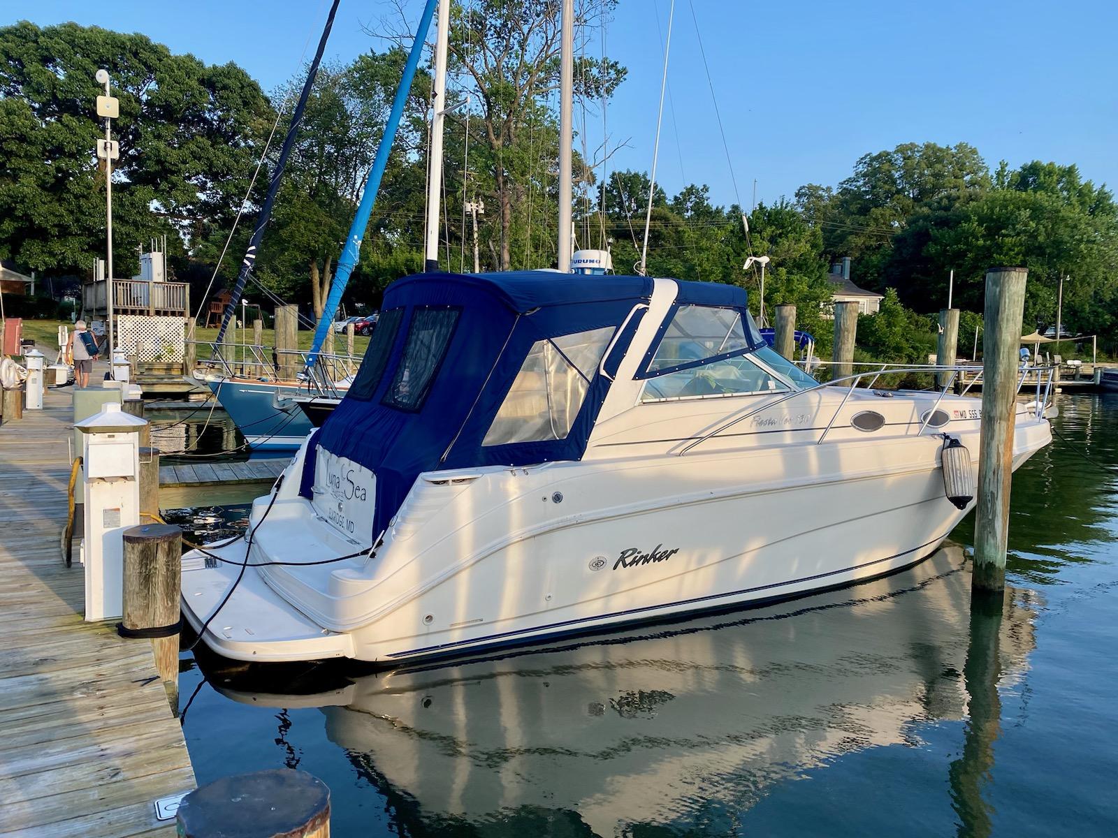 2000 Rinker Fiesta Vee 330