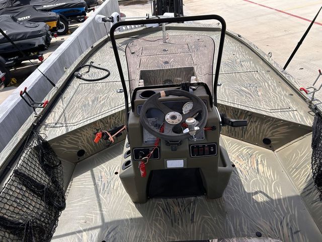 2021 Tracker Grizzly 2072 CC - 6