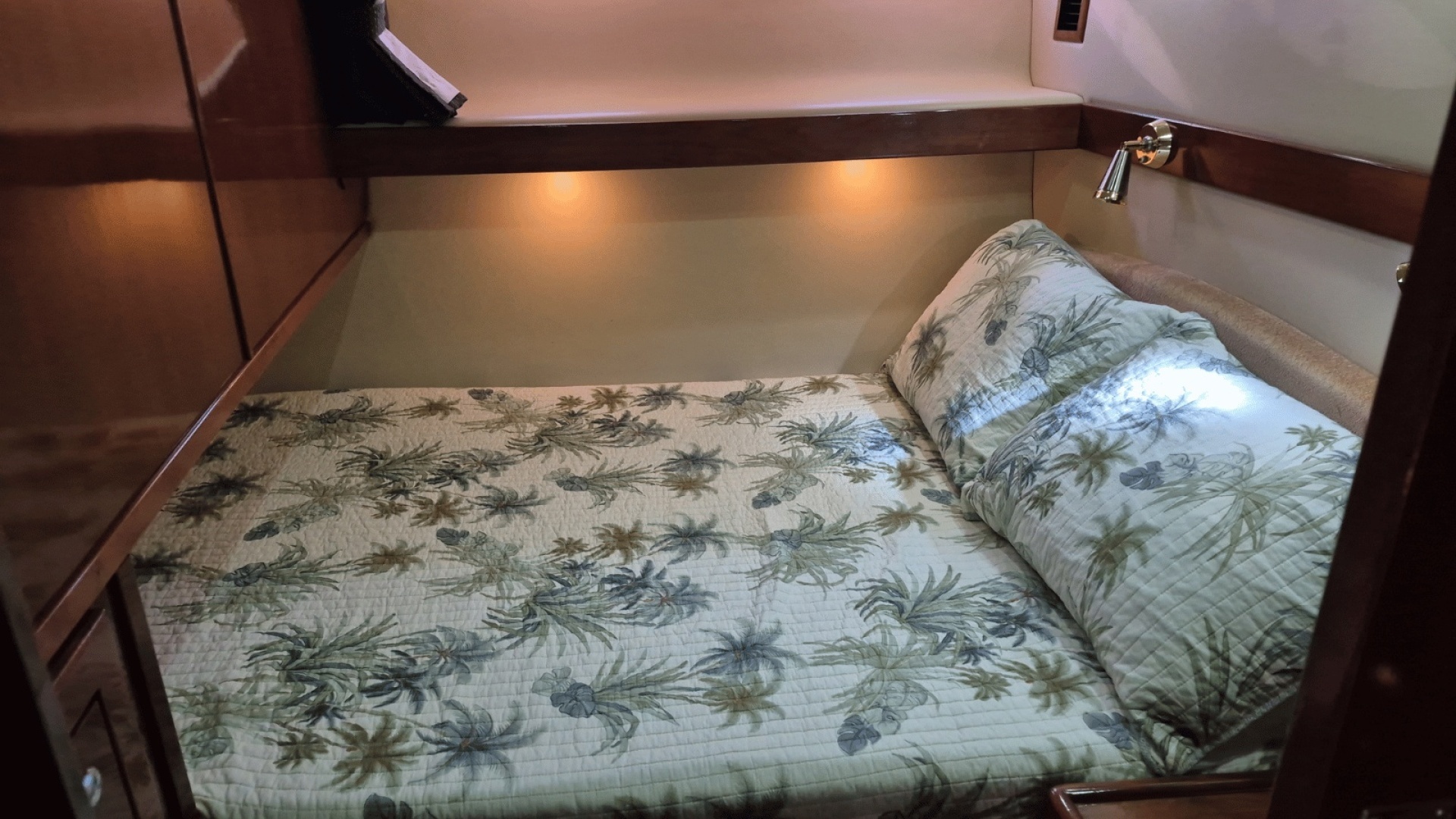 2008 Meridian 490 Pilot House - Image 18