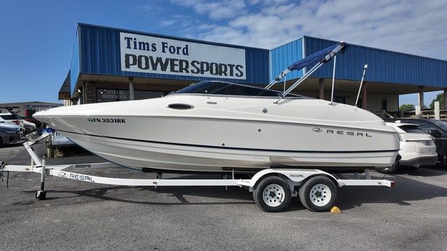 2005 Regal 2400 LSR - 2