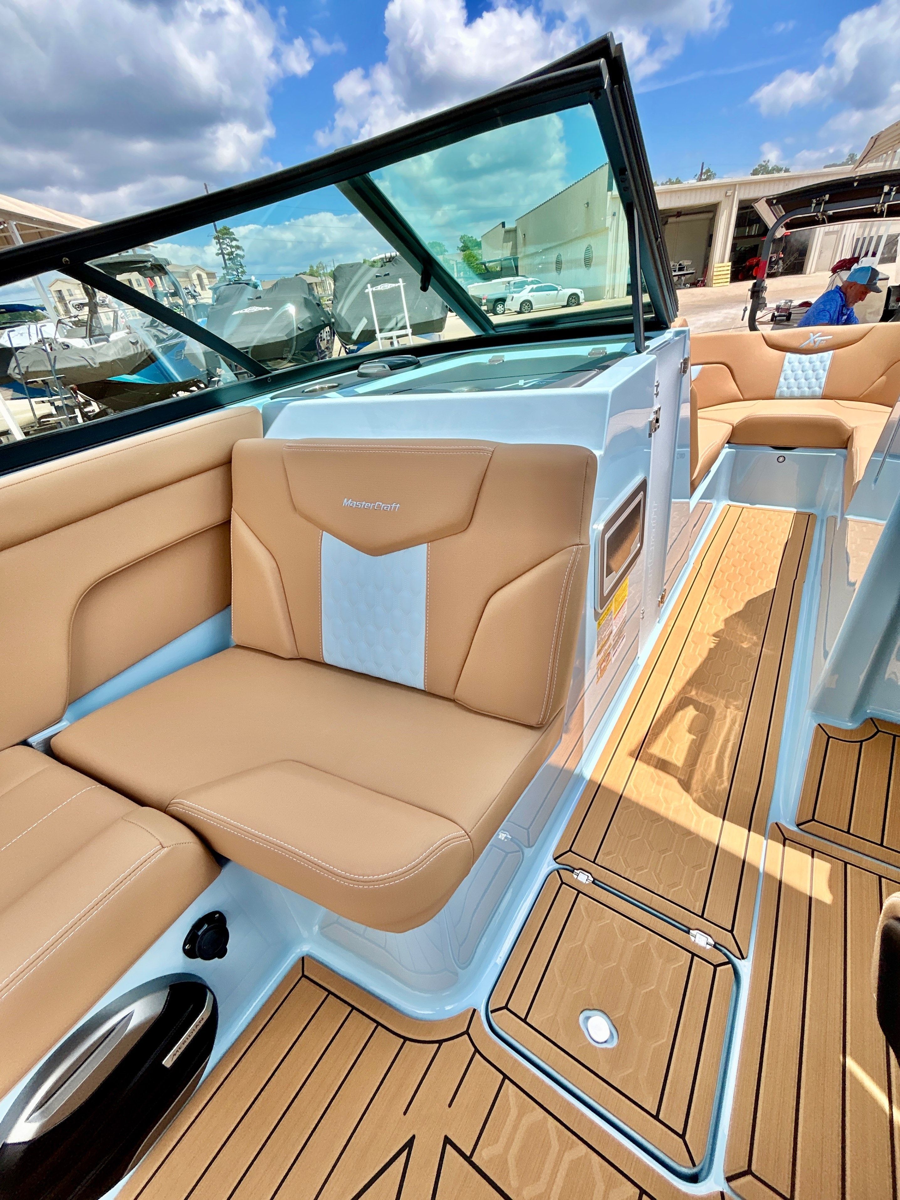 2026 MasterCraft XT23 - 35