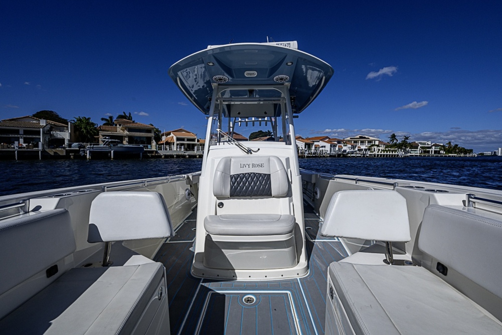 2021 Cobia 320 CC - Image 5