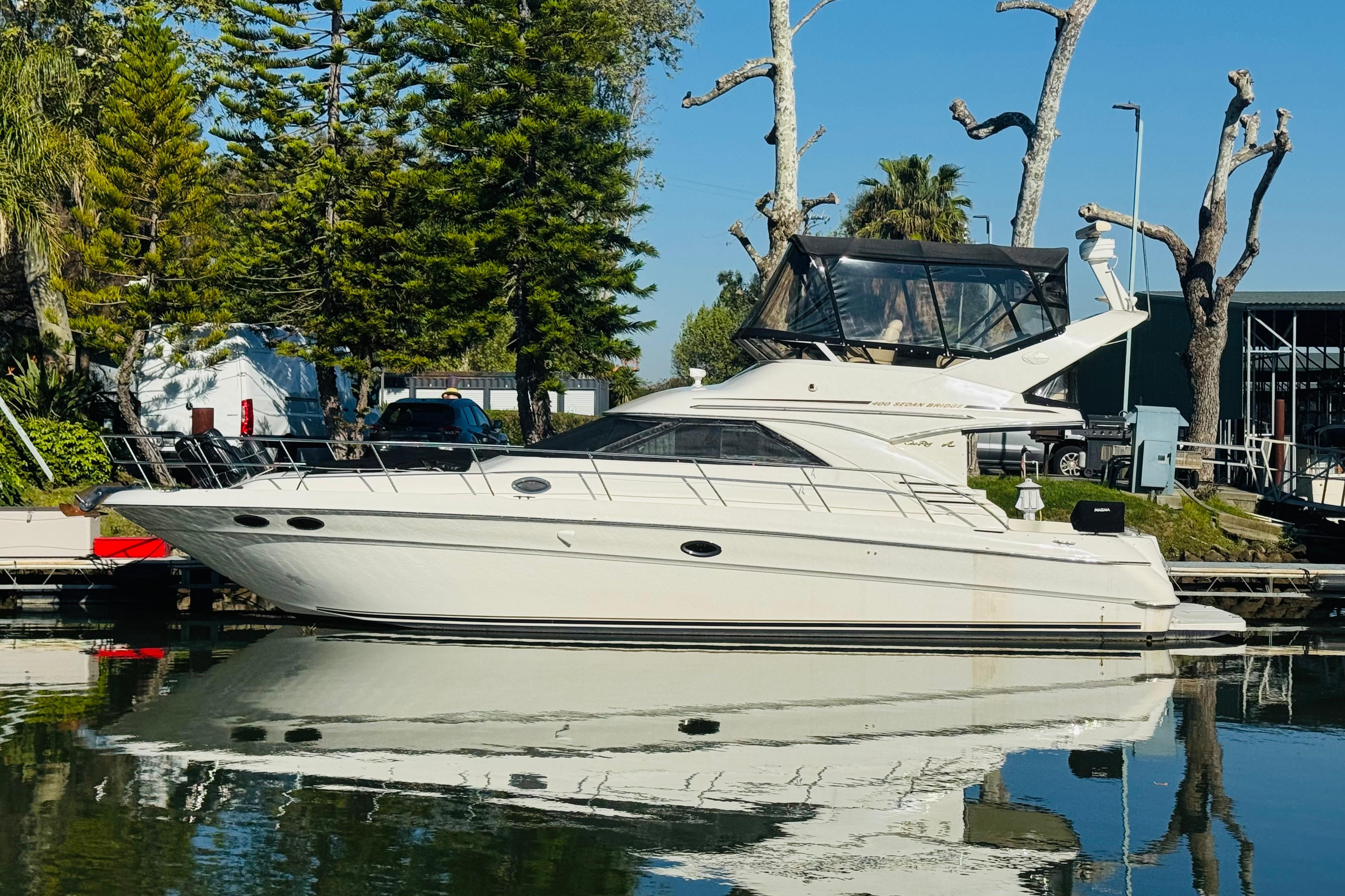 2000 Sea Ray 400 Sedan Bridge