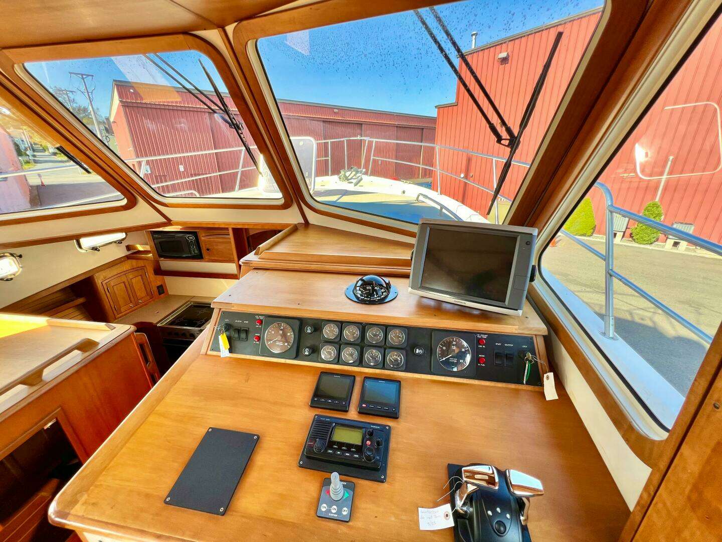 2001 Sabre Sabreline 47 - Image 22