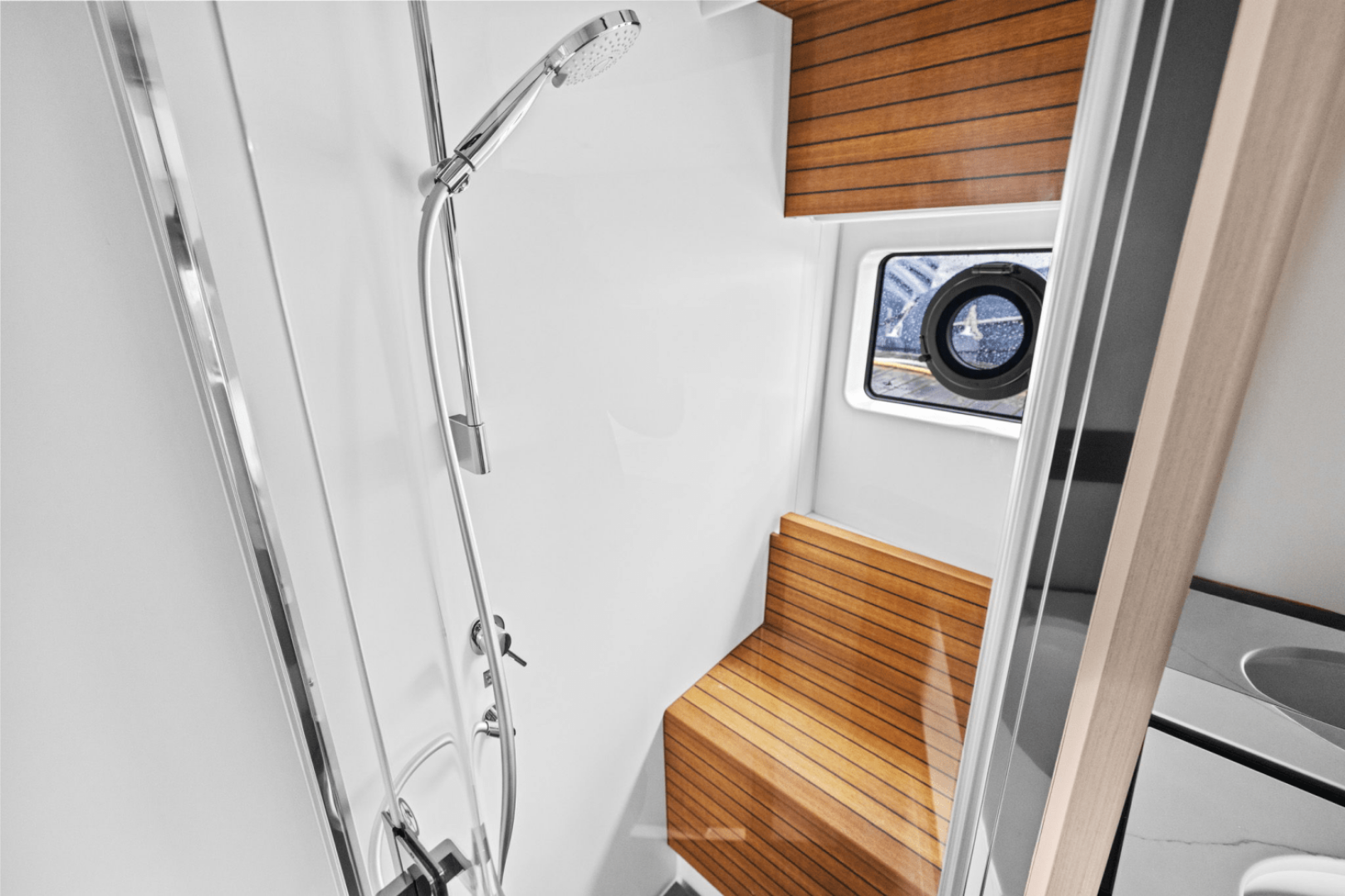 2026 Azimut Fly 68 - Image 26