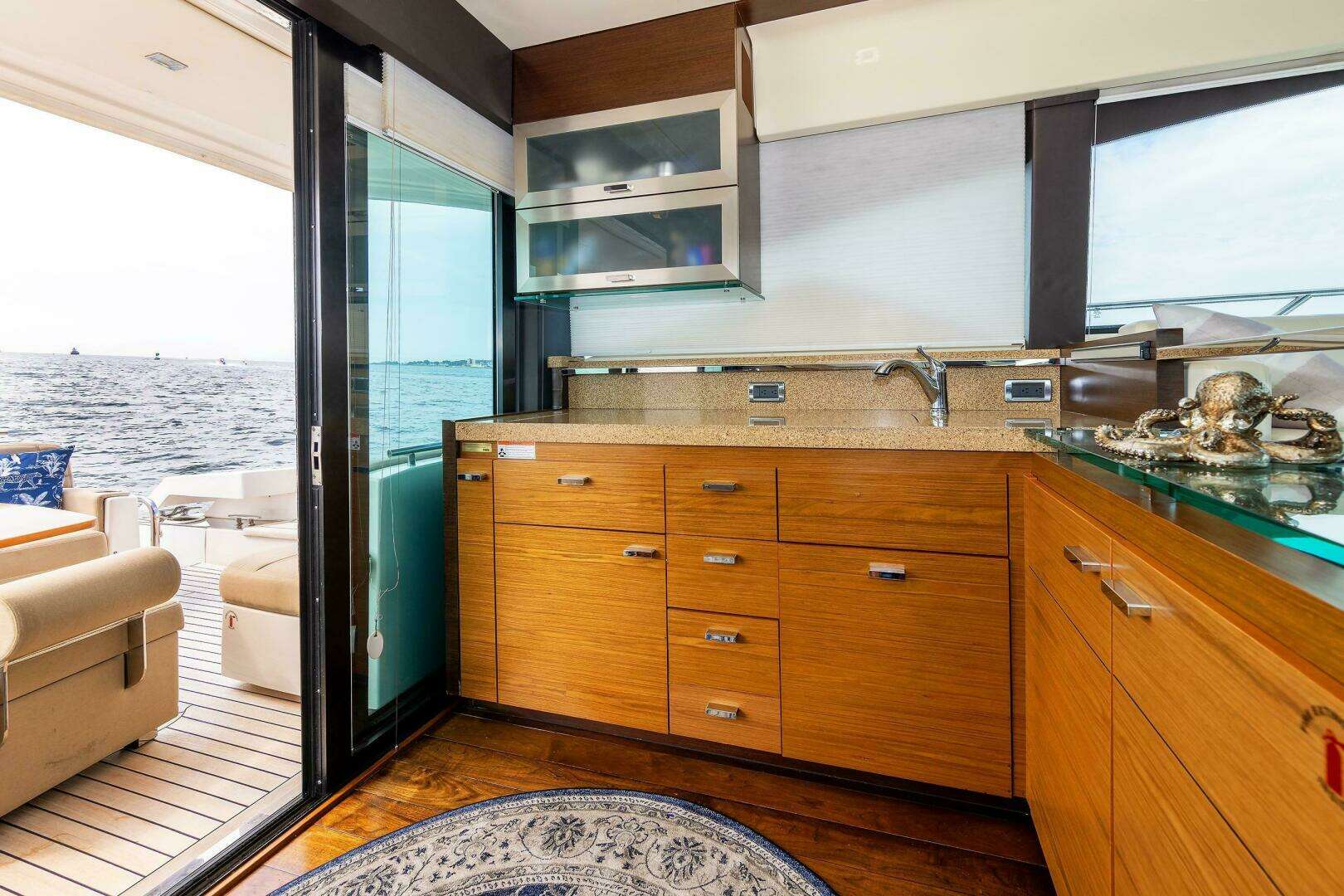 2014 Tiara Yachts 5000 Express - Image 13