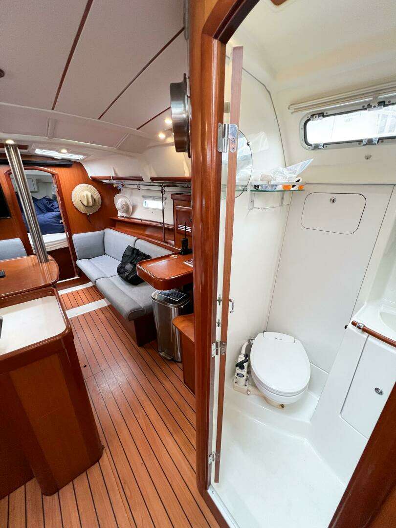 2007 Beneteau 373 - Image 32
