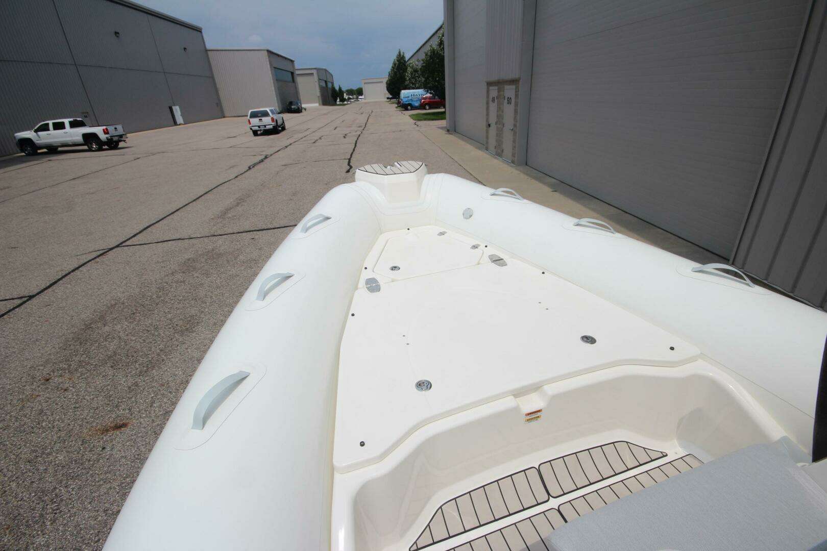 2024 Zodiac Medline 7.5 NEO - Image 30