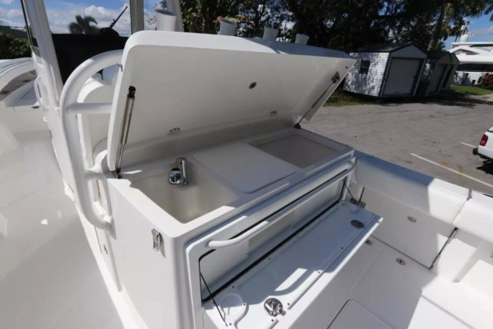2020 Regulator — - Image 13