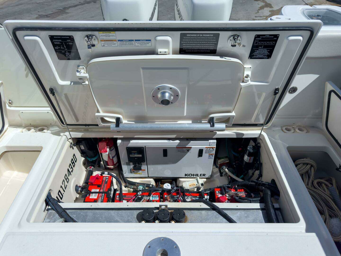 2018 Boston Whaler 315 Conquest - Image 15
