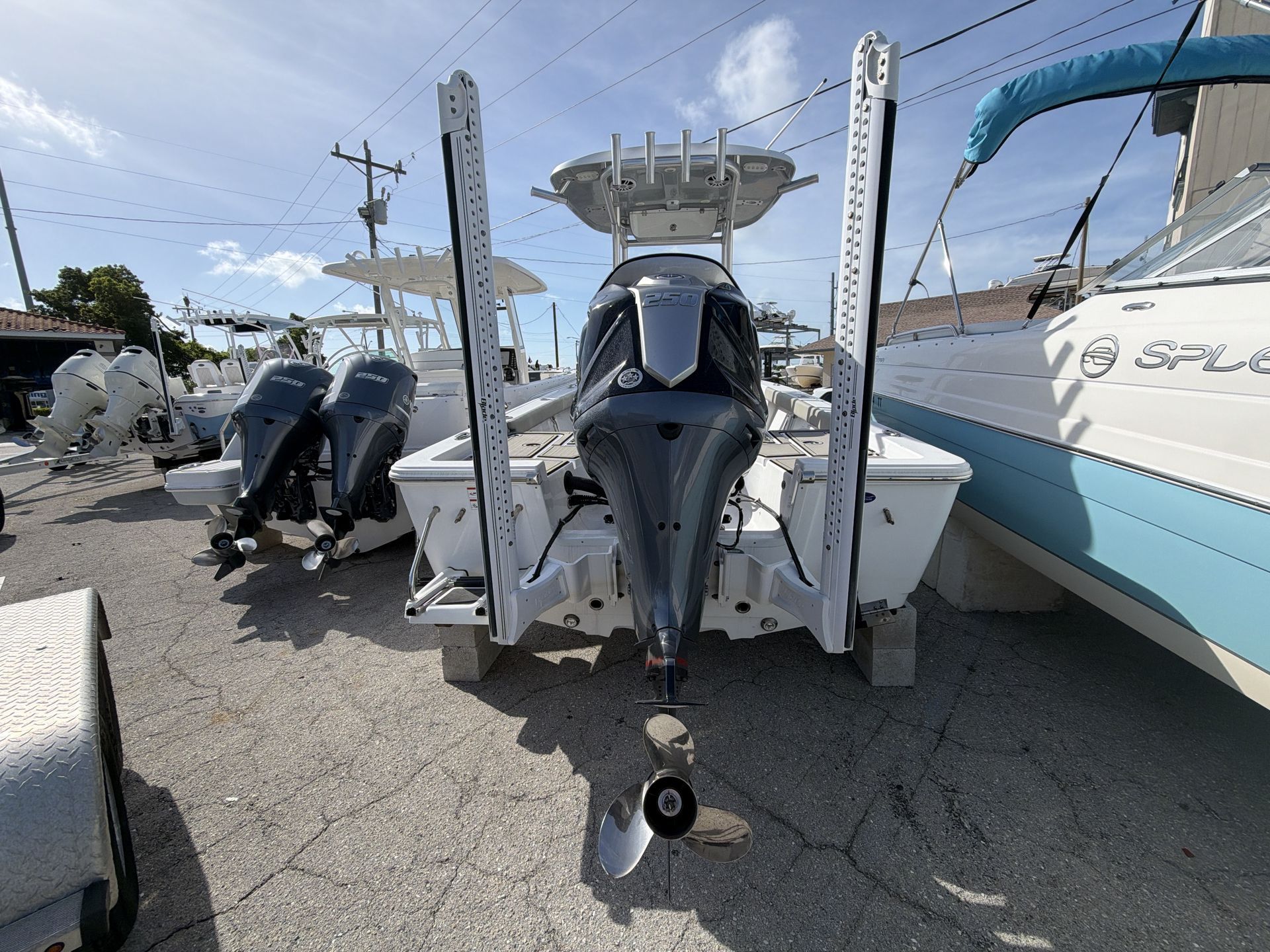 2024 Sportsman Masters 227 Bay Boat - 9