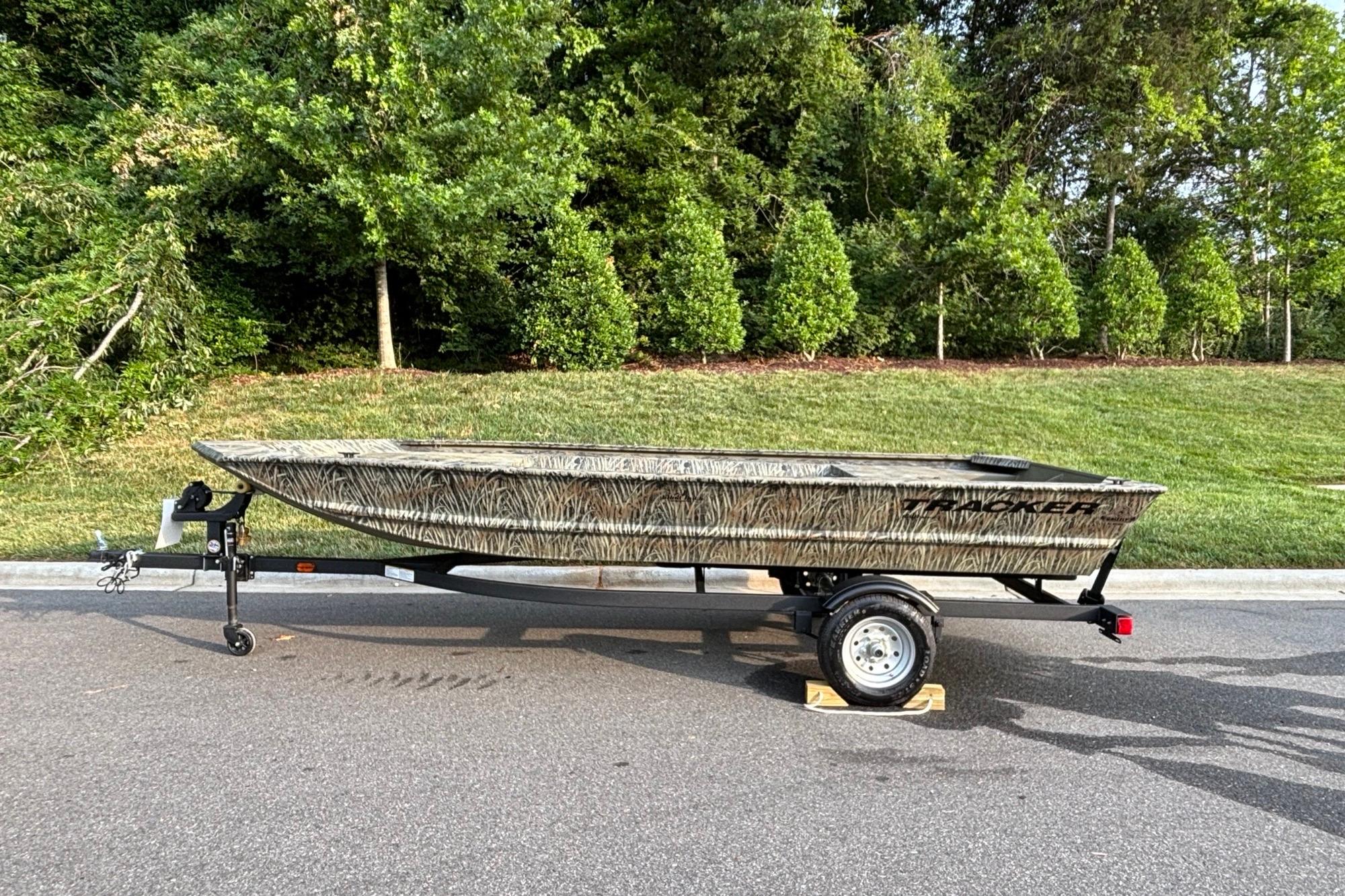 2026 Tracker Grizzly 1648 Utility