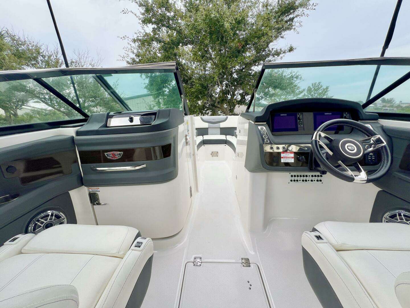 2022 Chaparral 267 SSX OB - Image 15