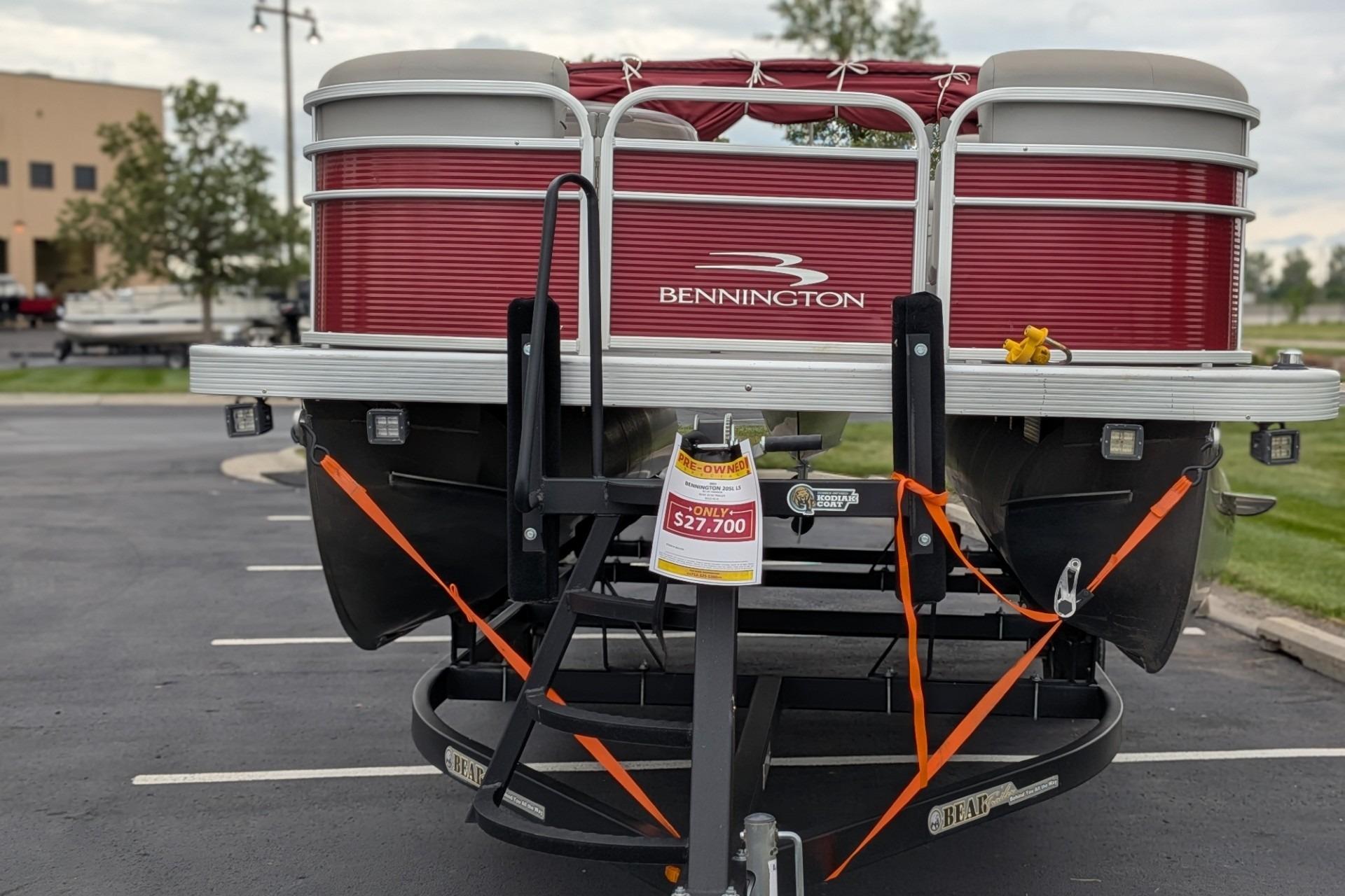 2021 Bennington 205SL pontoon boat for sale, red exterior, priced at $27,700.