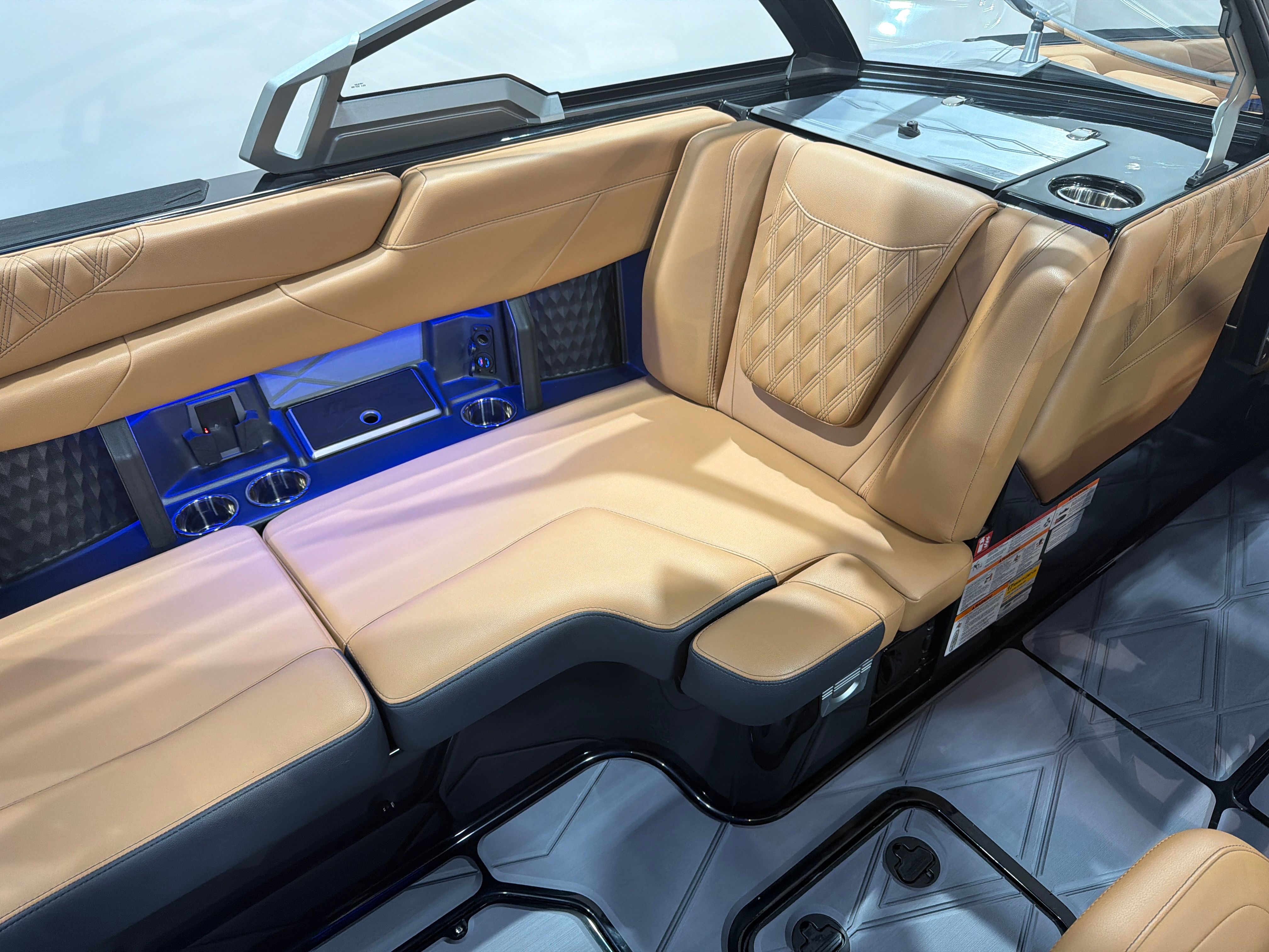 2026 Malibu M242 - 12