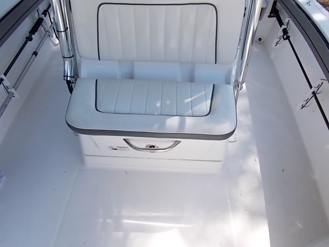 2018 Yamaha Boats 190 FSH Deluxe - 44