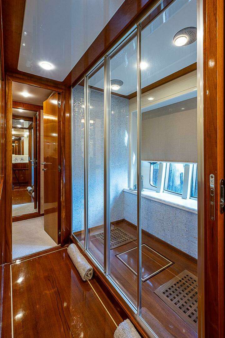 2006 Ferretti Yachts 830 - Image 101