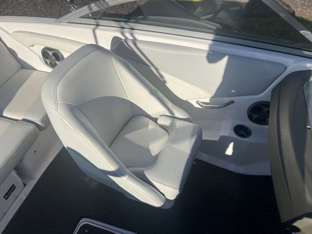 2014 Regal BOWRIDER 1900 - 12