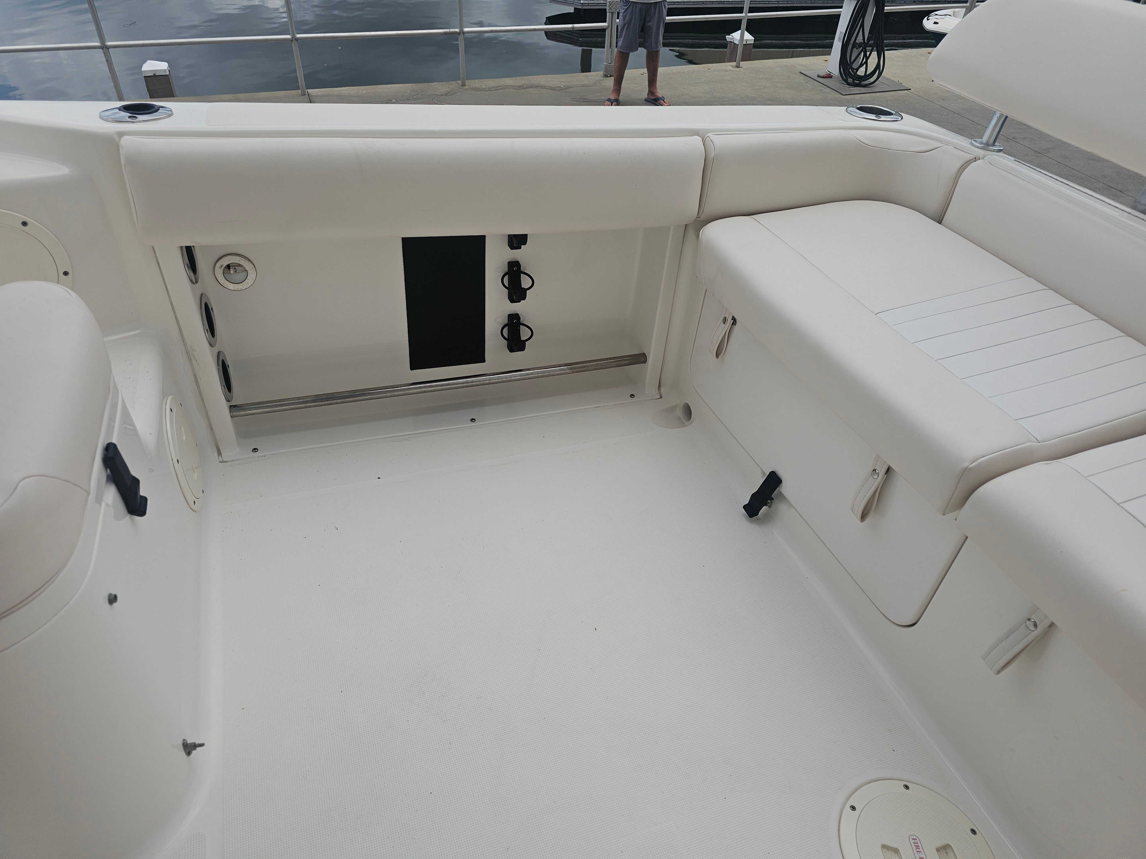 2017 Robalo R265 Walkaround - 22