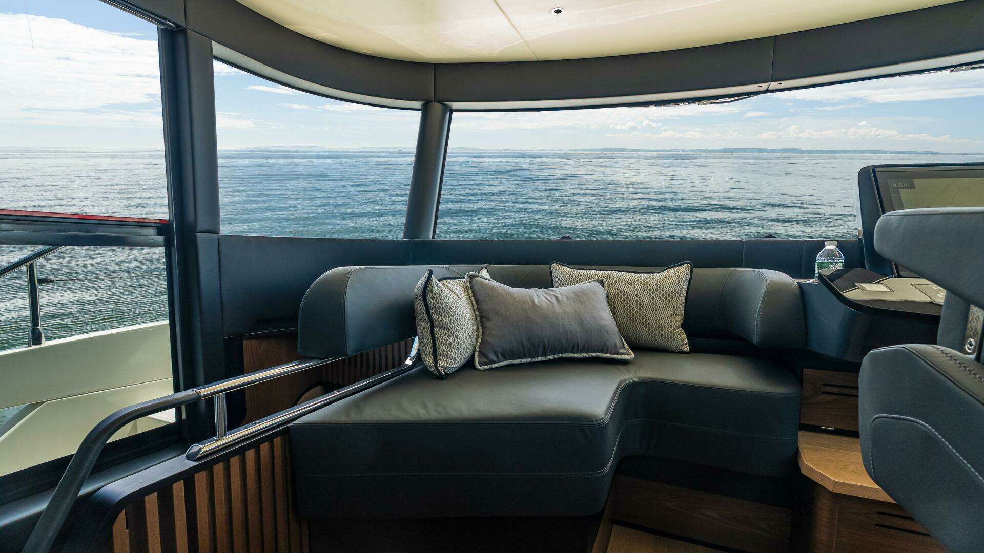 2025 Absolute Navetta 64 - Image 30