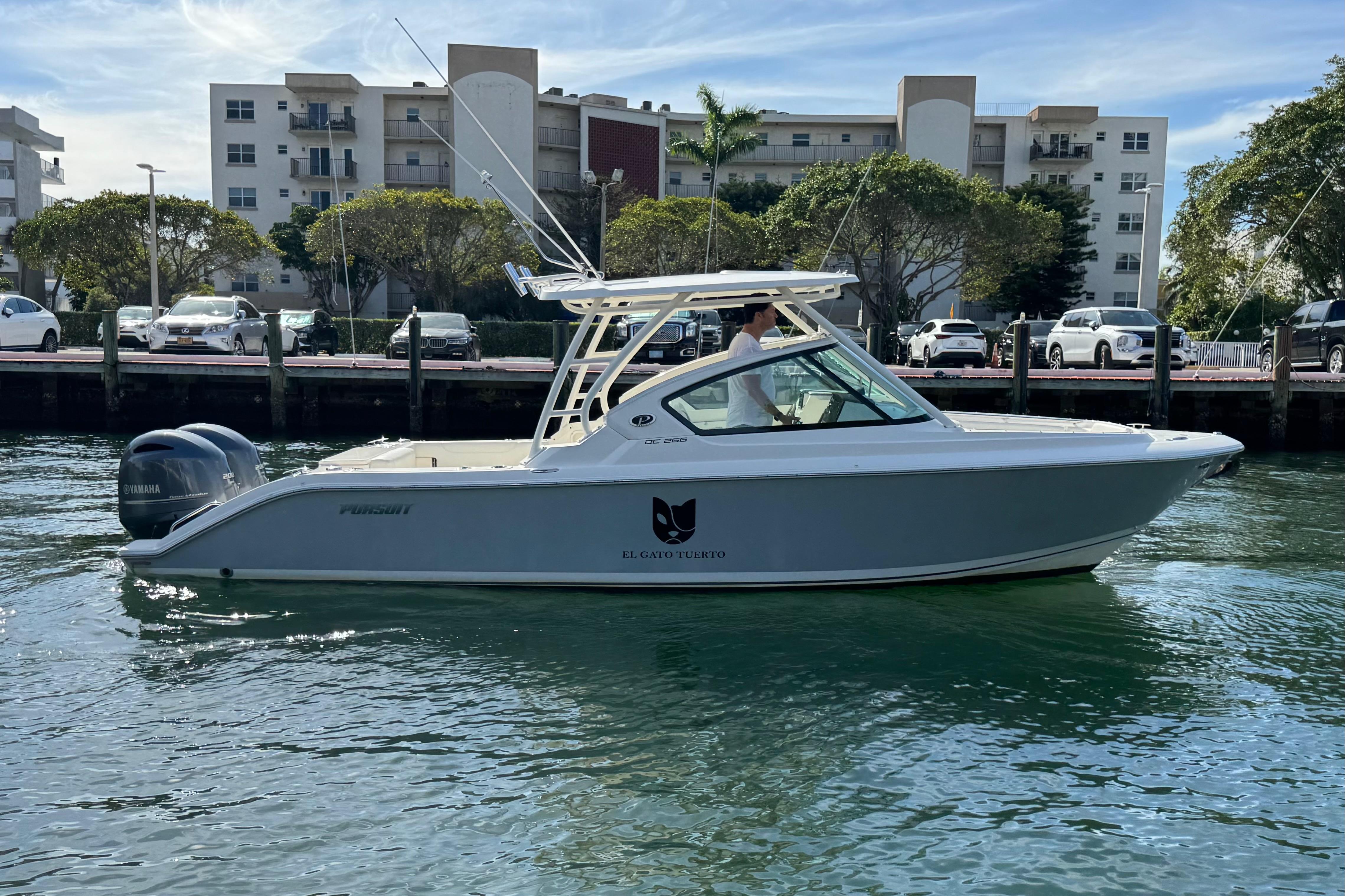 2022 Pursuit DC 266 Dual Console