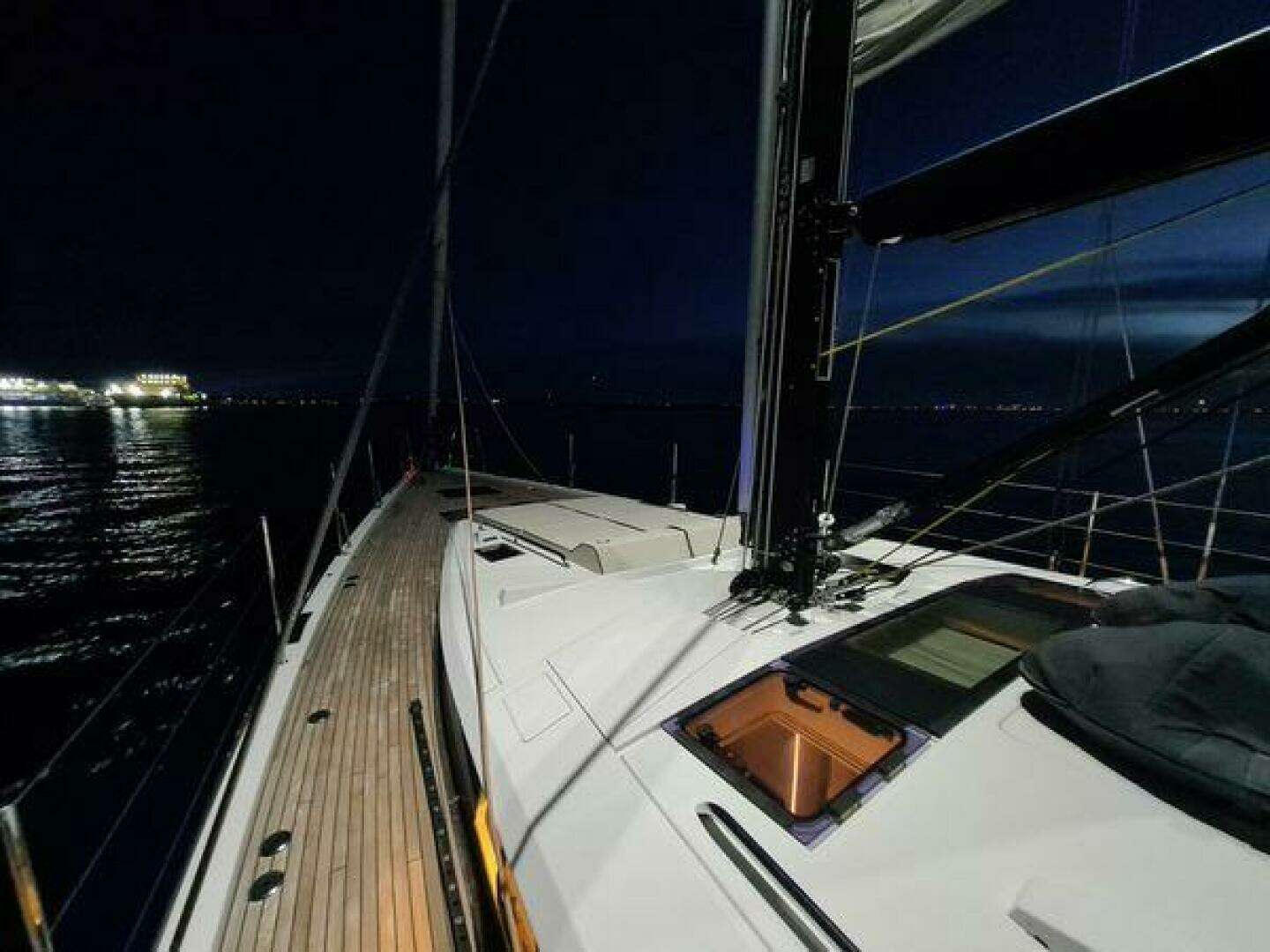 2022 Beneteau Oceanis Yacht 62 - Image 20
