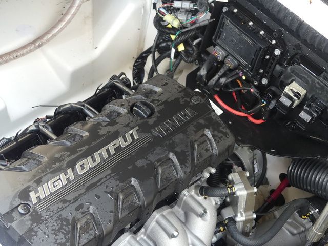 2022 Yamaha Boats AR250 - 39